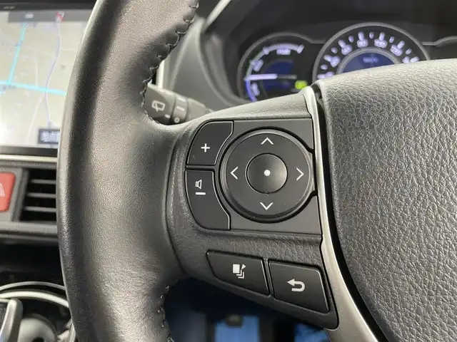 トヨタ ヴォクシー ハイブリッド ZS 煌 大分県 2018(平30)年 4.8万km ブラック 純正SDナビ（NSZN-Z66T）/ BT/CD/DVD/フルセグ/純正フリップダウンモニター/両側パワースライドドア/バックカメラ/クルーズコントロール/オートマチックハイビーム/レーンキープアシスト/ドライブレコーダー/LEDヘッドライト/本革巻きステアリング/フロアマット/プッシュスタート/スマートキー