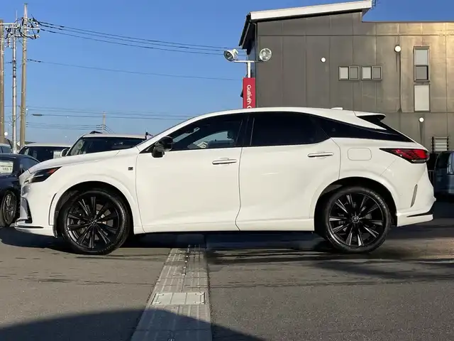 レクサス ＲＸ 500h Fスポーツパフォーマンス 群馬県 2023(令5)年 7.5万km ホワイトノーヴァガラスフレーク サンルーフ　/純正ナビ　/フルセグ・Ｂｌｕｅｔｏｏｔｈ　/全周囲カメラ　/前後席シートエアコン　/ハンドルヒーター　/駐車支援　/デジタルミラー　/レクサスセーフティシステム/パドルシフト　/シートメモリー　/ＨＵＤ