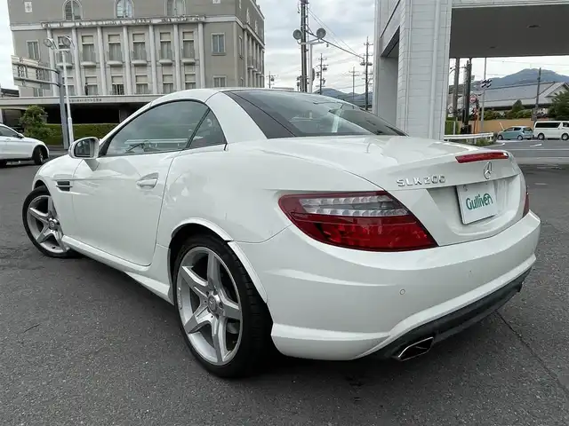 メルセデス・ベンツ ＳＬＫ２００ ブルーエフィシェンシー 静岡県 2012(平24)年 3.9万km カルサイトホワイト AMGスポーツパッケージ/純正HDDナビ・フルセグTV/ラジオ/CD/DVD/ミュージックレジスター/Bluetooth/USB/メディアインターフェース/レザーシート/電動オープン/パドルシフト/オートライト/電動格納ミラー/前席パワーシート/前席シートヒーター/エアスカーフ/純正フロアマット/純正18インチホイール/横滑り防止装置/新車時保証書/取扱説明書