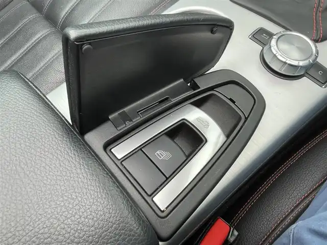 メルセデス・ベンツ ＳＬＫ２００ ブルーエフィシェンシー 静岡県 2012(平24)年 3.9万km カルサイトホワイト AMGスポーツパッケージ/純正HDDナビ・フルセグTV/ラジオ/CD/DVD/ミュージックレジスター/Bluetooth/USB/メディアインターフェース/レザーシート/電動オープン/パドルシフト/オートライト/電動格納ミラー/前席パワーシート/前席シートヒーター/エアスカーフ/純正フロアマット/純正18インチホイール/横滑り防止装置/新車時保証書/取扱説明書