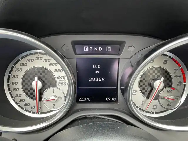 メルセデス・ベンツ ＳＬＫ２００ ブルーエフィシェンシー 静岡県 2012(平24)年 3.9万km カルサイトホワイト AMGスポーツパッケージ/純正HDDナビ・フルセグTV/ラジオ/CD/DVD/ミュージックレジスター/Bluetooth/USB/メディアインターフェース/レザーシート/電動オープン/パドルシフト/オートライト/電動格納ミラー/前席パワーシート/前席シートヒーター/エアスカーフ/純正フロアマット/純正18インチホイール/横滑り防止装置/新車時保証書/取扱説明書
