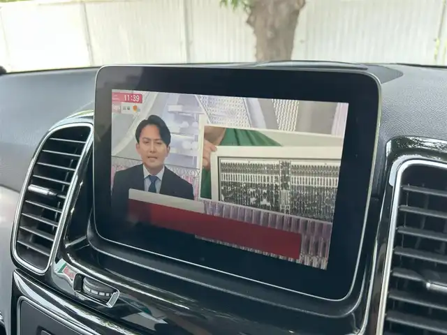 メルセデス・ベンツ ＧＬＥ３５０ｄ 4MATIC 東京都 2016(平28)年 5.7万km オブシディアンブラック ワンオーナー/純正ナビ/・Bluetoothオーディオ/USBオーディオ/・フルセグTV/DVD/Apple CarPlay/360°カメラシステム/シートヒーター/パワーシート（前席）/レーダーセーフティパッケージ/・アダプティブクルーズコントロール/・ブラインドスポットアシスト/・レーンキーピングアシスト/アダプティブハイビームアシスト/LEDインテリジェントライトシステム/純正ETC/取扱説明書/保証書/スペアキー1本