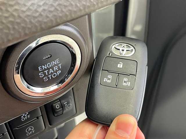 トヨタ ルーミー G 岩手県 2023(令5)年 1.4万km パールホワイトⅢ ４WD/スマートアシスト/寒冷地仕様/衝突軽減システム/レーンアシスト/コーナーセンサー/誤発進抑制機能/両側パワースライドドア/シートヒーター/カロッツェリアナビ/ロールサンシェード/ハイビームアシスト/LEDヘッドライト/ドライブレコーダー