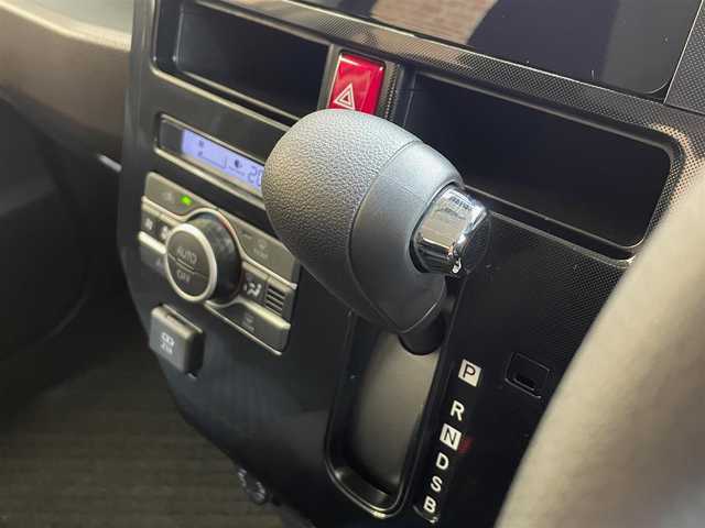 トヨタ ルーミー G 岩手県 2023(令5)年 1.4万km パールホワイトⅢ ４WD/スマートアシスト/寒冷地仕様/衝突軽減システム/レーンアシスト/コーナーセンサー/誤発進抑制機能/両側パワースライドドア/シートヒーター/カロッツェリアナビ/ロールサンシェード/ハイビームアシスト/LEDヘッドライト/ドライブレコーダー