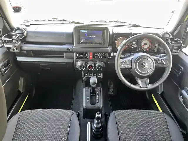 スズキ ジムニー XC 神奈川県 2023(令5)年 1.3万km キネティックイエロー ワンオーナー/セーフティサポート/ーデュアルセンサーブレーキ/ー誤発進抑制機能/ー車線逸脱警報/ーハイビームアシスト/社外ナビ/CD/DVD/地デジ/Bluetooth/バックカメラ/ETC車載器/クルーズコントロール/アイドリングストップ/LEDヘッドランプ/オートライト/シートヒーター(運転席/助手席)/スマートキー/スペアキーあり/保証書/取説あり