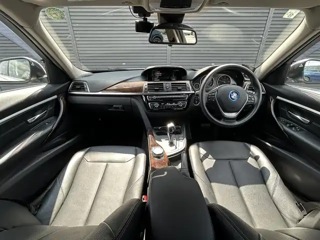 ＢＭＷ ３２０ｄ ラグジュアリー 茨城県 2017(平29)年 4.5万km アルピンホワイトⅢ 後期型　/インテリジェントＳＦＴ　/ＡＣＣ　/ＬＤＷ　/ＬＣＷ　/Ｂカメラ　/ＰＤＣ　/黒革　/シートヒーター　/Ｍ付ＰＷシート　/ナビ　/ＢＴ　/ＤＶＤ　/ＵＳＢ　/ＬＥＤヘッドライト　/オートライト　/ＥＴＣ２．０　　/前後ドラレコ/禁煙車