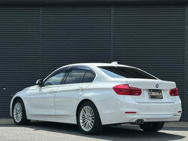 ＢＭＷ ３２０ｄ ラグジュアリー 茨城県 2017(平29)年 4.5万km アルピンホワイトⅢ 後期型　/インテリジェントＳＦＴ　/ＡＣＣ　/ＬＤＷ　/ＬＣＷ　/Ｂカメラ　/ＰＤＣ　/黒革　/シートヒーター　/Ｍ付ＰＷシート　/ナビ　/ＢＴ　/ＤＶＤ　/ＵＳＢ　/ＬＥＤヘッドライト　/オートライト　/ＥＴＣ２．０　　/前後ドラレコ/禁煙車