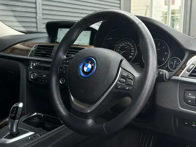ＢＭＷ ３２０ｄ ラグジュアリー 茨城県 2017(平29)年 4.5万km アルピンホワイトⅢ 後期型　/インテリジェントＳＦＴ　/ＡＣＣ　/ＬＤＷ　/ＬＣＷ　/Ｂカメラ　/ＰＤＣ　/黒革　/シートヒーター　/Ｍ付ＰＷシート　/ナビ　/ＢＴ　/ＤＶＤ　/ＵＳＢ　/ＬＥＤヘッドライト　/オートライト　/ＥＴＣ２．０　　/前後ドラレコ/禁煙車