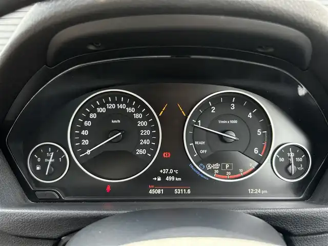 ＢＭＷ ３２０ｄ ラグジュアリー 茨城県 2017(平29)年 4.5万km アルピンホワイトⅢ 後期型　/インテリジェントＳＦＴ　/ＡＣＣ　/ＬＤＷ　/ＬＣＷ　/Ｂカメラ　/ＰＤＣ　/黒革　/シートヒーター　/Ｍ付ＰＷシート　/ナビ　/ＢＴ　/ＤＶＤ　/ＵＳＢ　/ＬＥＤヘッドライト　/オートライト　/ＥＴＣ２．０　　/前後ドラレコ/禁煙車