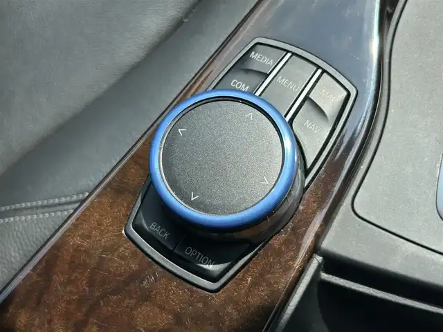 ＢＭＷ ３２０ｄ ラグジュアリー 茨城県 2017(平29)年 4.5万km アルピンホワイトⅢ 後期型　/インテリジェントＳＦＴ　/ＡＣＣ　/ＬＤＷ　/ＬＣＷ　/Ｂカメラ　/ＰＤＣ　/黒革　/シートヒーター　/Ｍ付ＰＷシート　/ナビ　/ＢＴ　/ＤＶＤ　/ＵＳＢ　/ＬＥＤヘッドライト　/オートライト　/ＥＴＣ２．０　　/前後ドラレコ/禁煙車