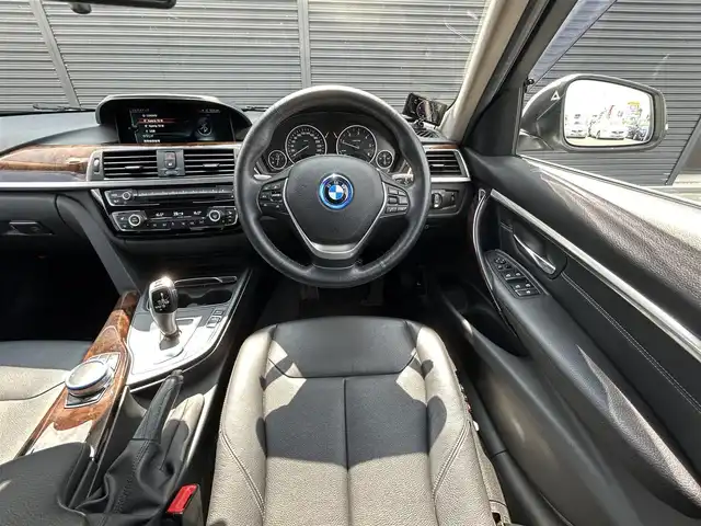 ＢＭＷ ３２０ｄ ラグジュアリー 茨城県 2017(平29)年 4.5万km アルピンホワイトⅢ 後期型　/インテリジェントＳＦＴ　/ＡＣＣ　/ＬＤＷ　/ＬＣＷ　/Ｂカメラ　/ＰＤＣ　/黒革　/シートヒーター　/Ｍ付ＰＷシート　/ナビ　/ＢＴ　/ＤＶＤ　/ＵＳＢ　/ＬＥＤヘッドライト　/オートライト　/ＥＴＣ２．０　　/前後ドラレコ/禁煙車