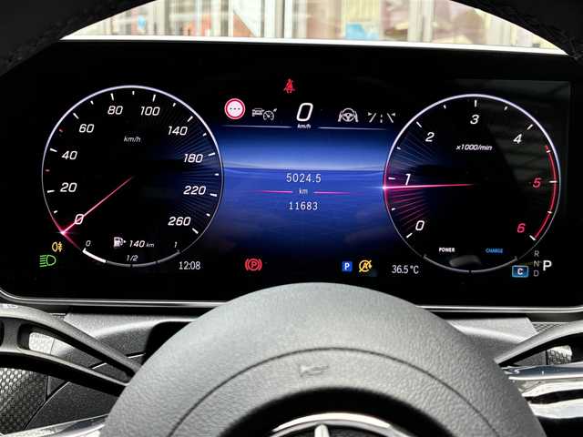 メルセデス・ベンツ Ｍ・ベンツ Ｃ２２０ｄ ステーションワゴン アバンギャルドAMGライン 京都府 2022(令4)年 1.2万km 黒Ｍ 登録時走行距離11683Km/パノラミックスライディングルーフ/レーダーセーフティパッケージ/・アクティブディスタンスA/・アクティブブレーキA/・プレセーフインパルスサイド/・アクティブブラインドスポットA/・アクティブレーンキープA/・アクティブステアリングA/・アクティブレーンチェンジA/・アクティブエマージェンシー ストップA/ユーザーエクスペリエンス/・11.9インチディスプレイ/・HDDナビ/・フルセグTV/・AppleCarPlay/AndroidAuto/・ETC2.0/360°カメラシステム/純正前後ドラレコ/アクティブパーキングA/レーザー×スエードコンビシート/・前席メモリー付パワーシート/・前席シートヒーター/レザーステアリング/・パドルシフト/キーレスゴー/・スマートキー×2個/アンビエントライト/LEDデジタルライト/純正スポーツサスペンション/純正18インチアルミホイール/車両取説/ユーザーエクスペリエンスクイックガイド