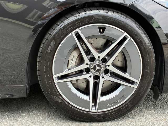 メルセデス・ベンツ Ｍ・ベンツ Ｃ２２０ｄ ステーションワゴン アバンギャルドAMGライン 京都府 2022(令4)年 1.2万km 黒Ｍ 登録時走行距離11683Km/パノラミックスライディングルーフ/レーダーセーフティパッケージ/・アクティブディスタンスA/・アクティブブレーキA/・プレセーフインパルスサイド/・アクティブブラインドスポットA/・アクティブレーンキープA/・アクティブステアリングA/・アクティブレーンチェンジA/・アクティブエマージェンシー ストップA/ユーザーエクスペリエンス/・11.9インチディスプレイ/・HDDナビ/・フルセグTV/・AppleCarPlay/AndroidAuto/・ETC2.0/360°カメラシステム/純正前後ドラレコ/アクティブパーキングA/レーザー×スエードコンビシート/・前席メモリー付パワーシート/・前席シートヒーター/レザーステアリング/・パドルシフト/キーレスゴー/・スマートキー×2個/アンビエントライト/LEDデジタルライト/純正スポーツサスペンション/純正18インチアルミホイール/車両取説/ユーザーエクスペリエンスクイックガイド