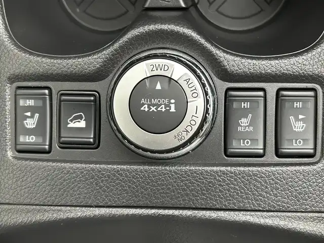 日産 エクストレイル 20Xi 道央・札幌 2018(平30)年 2.1万km ブリリアントホワイトパール ・４WD/・純正SDナビ/・CD／DVD／フルセグ／Bluetooth/・アラウンドビューモニター/・ビルトインETC/・純正ドライブレコーダー（DJ-4D）/・インテリジェントルームミラー/・プロパイロット/・エマージェンシーブレーキ/・ブラインドスポットモニター/・横滑り防止装置/・盗難防止装置/・レーンキープアシスト/・オートブレーキホールド/・カプロンシート/・前席シートヒーター/・ドアミラーウィンカー/・ステアリングスイッチ/・LEDヘッドライト/・LEDフロントフォグ/・純正AW18インチ/・純正フロアマット/・スマートキー/・プッシュスタート