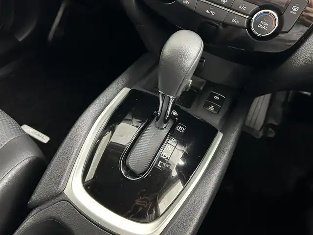 日産 エクストレイル 20Xi 道央・札幌 2018(平30)年 2.1万km ブリリアントホワイトパール ・４WD/・純正SDナビ/・CD／DVD／フルセグ／Bluetooth/・アラウンドビューモニター/・ビルトインETC/・純正ドライブレコーダー（DJ-4D）/・インテリジェントルームミラー/・プロパイロット/・エマージェンシーブレーキ/・ブラインドスポットモニター/・横滑り防止装置/・盗難防止装置/・レーンキープアシスト/・オートブレーキホールド/・カプロンシート/・前席シートヒーター/・ドアミラーウィンカー/・ステアリングスイッチ/・LEDヘッドライト/・LEDフロントフォグ/・純正AW18インチ/・純正フロアマット/・スマートキー/・プッシュスタート