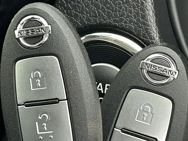 日産 エクストレイル 20Xi 道央・札幌 2018(平30)年 2.1万km ブリリアントホワイトパール ・４WD/・純正SDナビ/・CD／DVD／フルセグ／Bluetooth/・アラウンドビューモニター/・ビルトインETC/・純正ドライブレコーダー（DJ-4D）/・インテリジェントルームミラー/・プロパイロット/・エマージェンシーブレーキ/・ブラインドスポットモニター/・横滑り防止装置/・盗難防止装置/・レーンキープアシスト/・オートブレーキホールド/・カプロンシート/・前席シートヒーター/・ドアミラーウィンカー/・ステアリングスイッチ/・LEDヘッドライト/・LEDフロントフォグ/・純正AW18インチ/・純正フロアマット/・スマートキー/・プッシュスタート