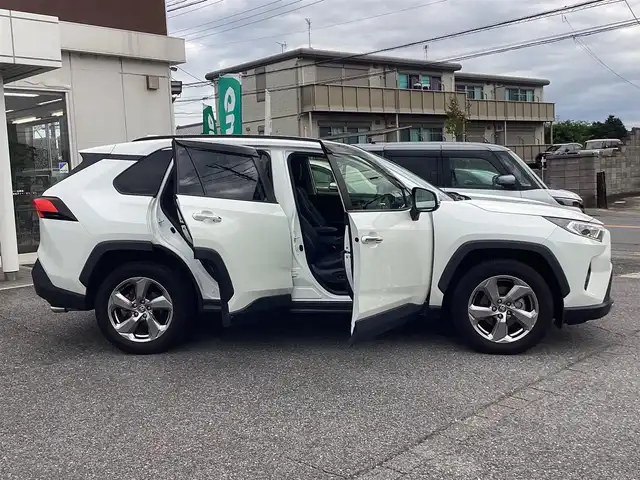 トヨタ ＲＡＶ４ ハイブリットG 千葉県 2021(令3)年 2.4万km ホワイトパールクリスタルシャイン 純正ナビゲーション/Bluetooth/TV/CD /バックカメラ/ステアリングヒーター/AUTOミラー/ブラインドスポットモニター/純正18インチアルミホイール/サンルーフ/パワーバックドア/スマートキー×2