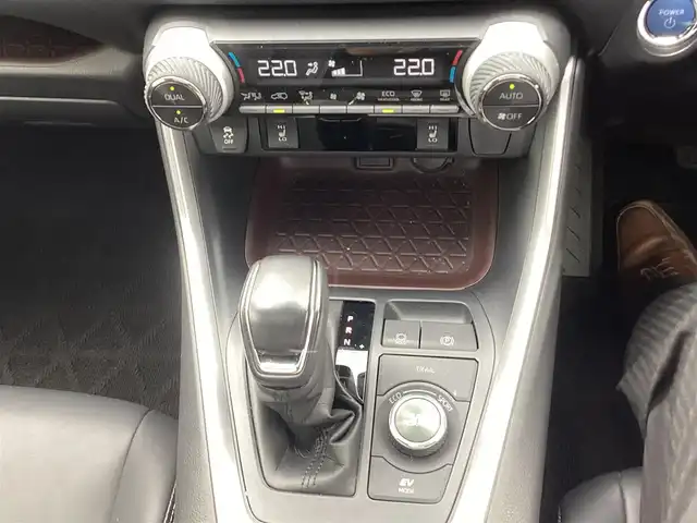 トヨタ ＲＡＶ４ ハイブリットG 千葉県 2021(令3)年 2.4万km ホワイトパールクリスタルシャイン 純正ナビゲーション/Bluetooth/TV/CD /バックカメラ/ステアリングヒーター/AUTOミラー/ブラインドスポットモニター/純正18インチアルミホイール/サンルーフ/パワーバックドア/スマートキー×2