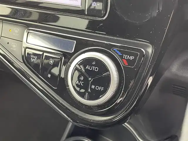 トヨタ アクア S スタイルブラック 福井県 2019(平31)年 5.9万km ダークブルーマイカ 純正ナビ/CD/DVD/Bluetooth/フルセグ/バックカメラ/オートライト/横滑り防止/レーンキープアシスト/衝突軽減システム/プッシュスタート/ステアリングスイッチ