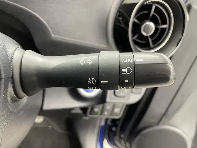 トヨタ アクア S スタイルブラック 福井県 2019(平31)年 5.9万km ダークブルーマイカ 純正ナビ/CD/DVD/Bluetooth/フルセグ/バックカメラ/オートライト/横滑り防止/レーンキープアシスト/衝突軽減システム/プッシュスタート/ステアリングスイッチ