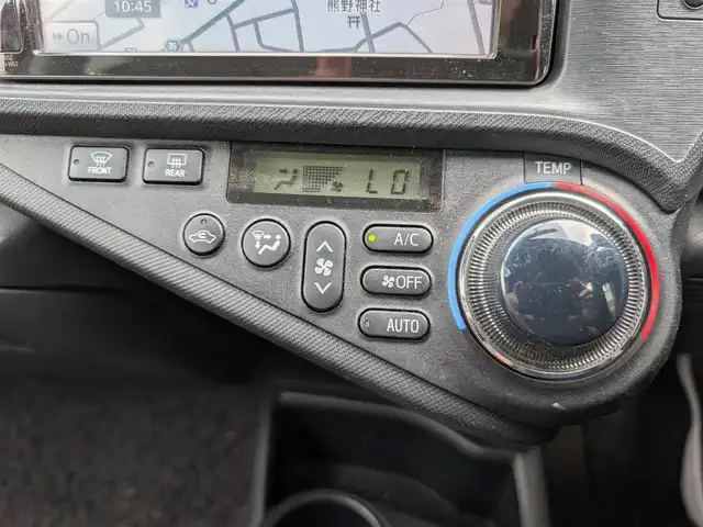 トヨタ アクア G 埼玉県 2012(平24)年 5.3万km シトラスオレンジマイカメタリック 純正ナビ(NSLN-W62)/サマータイヤ付き/ETC/車両接近通報装置/電格ミラー/フルセグテレビ/Bluetoothオーディオ/バックカメラ/エンジンスタートボタン/純正フロアマット/プッシュスタート/スマートキー×2/整備記録簿(R6、R4)