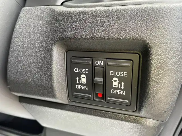 ホンダ Ｎ ＢＯＸ カスタム 石川県 2025(令7)年 0.8万km 黒 ワンオーナー/社外メモリーナビ/フルセグTV/バックカメラ/LEDヘッドライト/ETC/両側パワースライドドア/ドライブレコーダー/ホンダセンシング/レーダークルーズ/純正アルミホイール/スマートキー/プッシュスタート/レーンキープアシスト/保証書