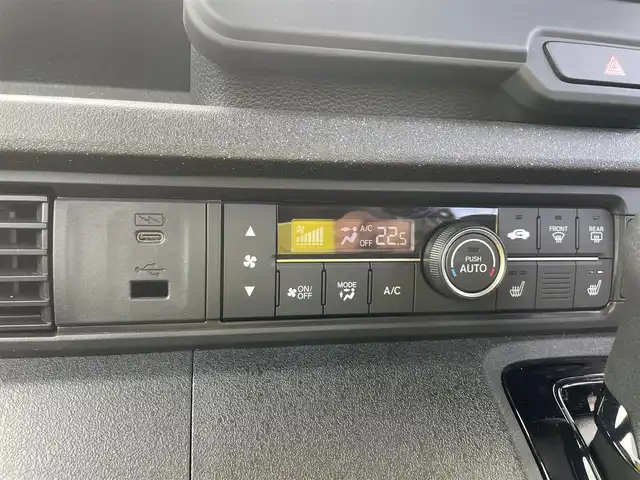 ホンダ Ｎ ＢＯＸ カスタム 石川県 2025(令7)年 0.8万km 黒 ワンオーナー/社外メモリーナビ/フルセグTV/バックカメラ/LEDヘッドライト/ETC/両側パワースライドドア/ドライブレコーダー/ホンダセンシング/レーダークルーズ/純正アルミホイール/スマートキー/プッシュスタート/レーンキープアシスト/保証書