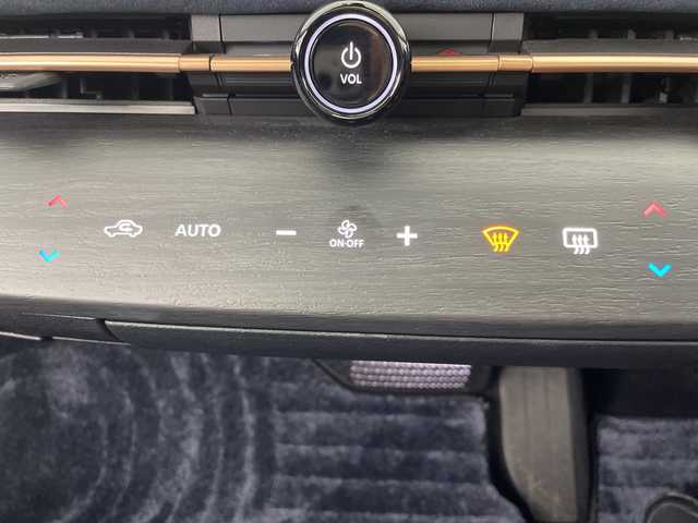 日産 アリア B6 e－4ORCE リミテッド 岐阜県 2023(令5)年 1.9万km ゴールド プロパイロット2.0/パノラミックガラスルーフ/BOSEサウンド/純正12.3インチディスプレイ/・ナビ/フルセグ/BT/USB/AppleCarPlay/アラウンドビューモニター/インテリジェントルームミラー/ドライブレコーダー/ブラインドスポットモニター/レザーシート/シートヒーター/ベンチレーション/革巻きステアリング/ステアリングスイッチ/ステアリングヒーター/ワイヤレス充電/ETC2.0