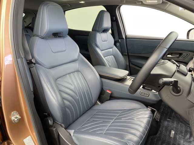 日産 アリア B6 e－4ORCE リミテッド 岐阜県 2023(令5)年 1.9万km ゴールド プロパイロット2.0/パノラミックガラスルーフ/BOSEサウンド/純正12.3インチディスプレイ/・ナビ/フルセグ/BT/USB/AppleCarPlay/アラウンドビューモニター/インテリジェントルームミラー/ドライブレコーダー/ブラインドスポットモニター/レザーシート/シートヒーター/ベンチレーション/革巻きステアリング/ステアリングスイッチ/ステアリングヒーター/ワイヤレス充電/ETC2.0