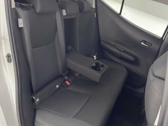 トヨタ アクア G 沖縄県 2021(令3)年 6.9万km プラチナホワイトパールマイカ 純正ディスプレイオーディオ　/(Ｂｌｕｅｔｏｏｔｈ　ＡＭ　ＦＭ)/バックカメラ　/ＵＳＢ入力端子/ビルドインＥＴＣ　/トヨタセーフティセンス/・衝突被害軽減ブレーキ (プリクラッシュセーフティ)																									/・ハンドル操作サポート (レーントレーシングアシスト)																									/・追従ドライブ支援機能 (レーダークルーズコントロール)																									/・車線はみ出しアラート (レーンディパーチャーアラート)																									/・自動ハイビーム (オートマチックハイビーム)																									/スマートキー　/オートライト　/ステアリングスイッチ　/ＬＥＤヘッドライト　/電動格納ミラー/ＳＯＳボタン/保証書/取扱説明書