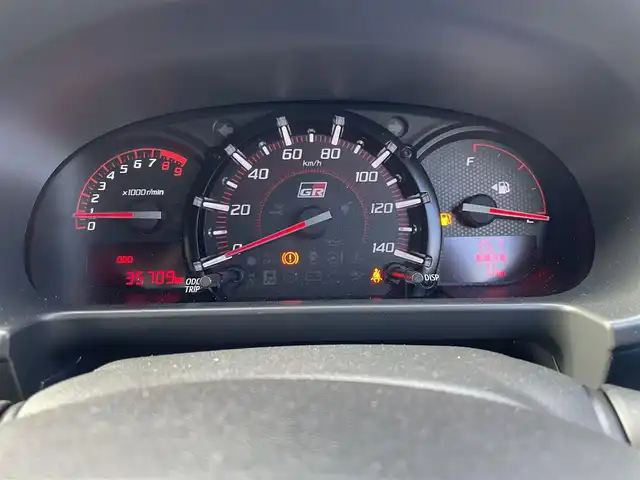 トヨタ コペン GRスポーツ 千葉県 2021(令3)年 3.6万km パールホワイトⅢ ５MT/フジツボ二本出しマフラー/Pivotパワードライブ/Pivotブースト計/HKSエアクリーナー/専用純正レカロシート/純正BBS16インチアルミホイール/純正momoステアリング/スマートキー/シートヒーター/純正LEDヘッドライト/フォグランプ/社外ドライブレコーダー【ZDR016】/ETC/社外シフトノブ