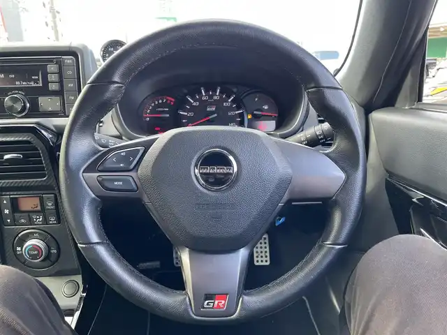 トヨタ コペン GRスポーツ 千葉県 2021(令3)年 3.6万km パールホワイトⅢ ５MT/フジツボ二本出しマフラー/Pivotパワードライブ/Pivotブースト計/HKSエアクリーナー/専用純正レカロシート/純正BBS16インチアルミホイール/純正momoステアリング/スマートキー/シートヒーター/純正LEDヘッドライト/フォグランプ/社外ドライブレコーダー【ZDR016】/ETC/社外シフトノブ