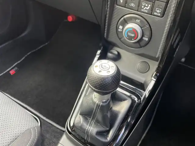 トヨタ コペン GRスポーツ 千葉県 2021(令3)年 3.6万km パールホワイトⅢ ５MT/フジツボ二本出しマフラー/Pivotパワードライブ/Pivotブースト計/HKSエアクリーナー/専用純正レカロシート/純正BBS16インチアルミホイール/純正momoステアリング/スマートキー/シートヒーター/純正LEDヘッドライト/フォグランプ/社外ドライブレコーダー【ZDR016】/ETC/社外シフトノブ