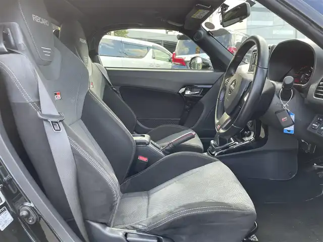 トヨタ コペン GRスポーツ 千葉県 2021(令3)年 3.6万km パールホワイトⅢ ５MT/フジツボ二本出しマフラー/Pivotパワードライブ/Pivotブースト計/HKSエアクリーナー/専用純正レカロシート/純正BBS16インチアルミホイール/純正momoステアリング/スマートキー/シートヒーター/純正LEDヘッドライト/フォグランプ/社外ドライブレコーダー【ZDR016】/ETC/社外シフトノブ