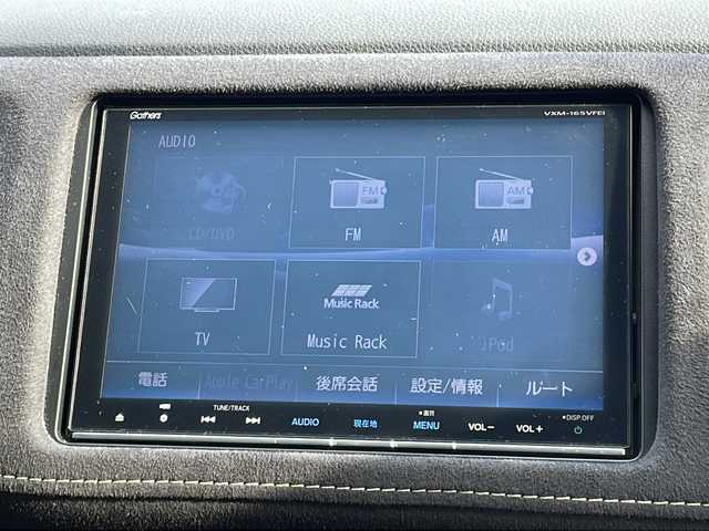 ホンダ ヴェゼル ハイブリッド RS ホンダセンシング 山口県 2016(平28)年 8.9万km プレミアムクリスタルレッドM 純正8インチナビ　【VXM-165VFEi】/・Bluetooth接続/・フルセグテレビ/・DVD再生機能有/バックカメラ/ビルトインETC/ドライブレコーダー/ホンダセンシング/・車線維持支援システム/・路外逸脱抑制機能/・歩行者事故低減ステアリング/・標識認識機能/・先行車発進お知らせ機能/・衝突軽減ブレーキ/・誤発進抑制機能/・アダプティブクルーズコントロール/パドルシフト/D/N席シートヒーター/電子パーキング/USB入力端子/ハーフレザーシート/純正フロアマット/スマートキー/プッシュスタート/スペアキー1本/ドアバイザー/ウィンカーミラー/純正18インチAW