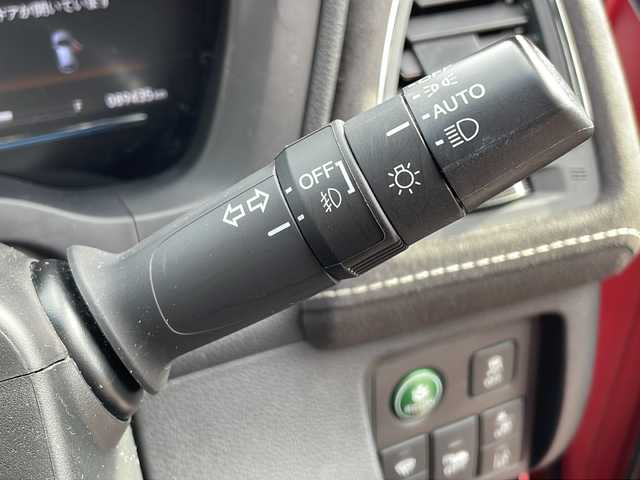 ホンダ ヴェゼル ハイブリッド RS ホンダセンシング 山口県 2016(平28)年 8.9万km プレミアムクリスタルレッドM 純正8インチナビ　【VXM-165VFEi】/・Bluetooth接続/・フルセグテレビ/・DVD再生機能有/バックカメラ/ビルトインETC/ドライブレコーダー/ホンダセンシング/・車線維持支援システム/・路外逸脱抑制機能/・歩行者事故低減ステアリング/・標識認識機能/・先行車発進お知らせ機能/・衝突軽減ブレーキ/・誤発進抑制機能/・アダプティブクルーズコントロール/パドルシフト/D/N席シートヒーター/電子パーキング/USB入力端子/ハーフレザーシート/純正フロアマット/スマートキー/プッシュスタート/スペアキー1本/ドアバイザー/ウィンカーミラー/純正18インチAW