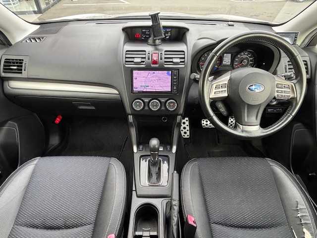 スバル フォレスター 2．0XT アイサイト 宮城県 2013(平25)年 14万km サテンホワイトパール 登録時走行距離 139331km/SDナビ/ワンセグ/Bluetooth/CD/DVD/オートライト/追従クルーズコントロール/ドライブレコーダー/バックカメラ/パワーシート/シートヒーター/プッシュスタート/スマートキー/電動格納ミラー/ETC/純正アルミホイール/HIDヘッドライト