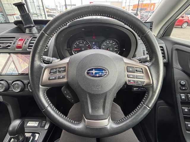 スバル フォレスター 2．0XT アイサイト 宮城県 2013(平25)年 14万km サテンホワイトパール 登録時走行距離 139331km/SDナビ/ワンセグ/Bluetooth/CD/DVD/オートライト/追従クルーズコントロール/ドライブレコーダー/バックカメラ/パワーシート/シートヒーター/プッシュスタート/スマートキー/電動格納ミラー/ETC/純正アルミホイール/HIDヘッドライト