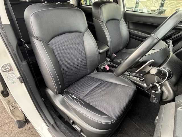 スバル フォレスター 2．0XT アイサイト 宮城県 2013(平25)年 14万km サテンホワイトパール 登録時走行距離 139331km/SDナビ/ワンセグ/Bluetooth/CD/DVD/オートライト/追従クルーズコントロール/ドライブレコーダー/バックカメラ/パワーシート/シートヒーター/プッシュスタート/スマートキー/電動格納ミラー/ETC/純正アルミホイール/HIDヘッドライト