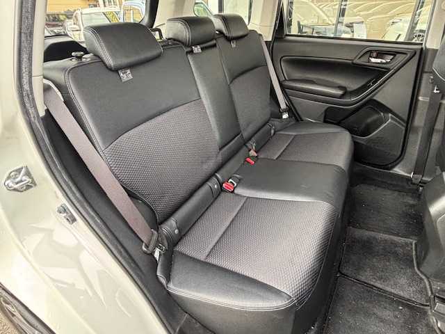 スバル フォレスター 2．0XT アイサイト 宮城県 2013(平25)年 14万km サテンホワイトパール 登録時走行距離 139331km/SDナビ/ワンセグ/Bluetooth/CD/DVD/オートライト/追従クルーズコントロール/ドライブレコーダー/バックカメラ/パワーシート/シートヒーター/プッシュスタート/スマートキー/電動格納ミラー/ETC/純正アルミホイール/HIDヘッドライト