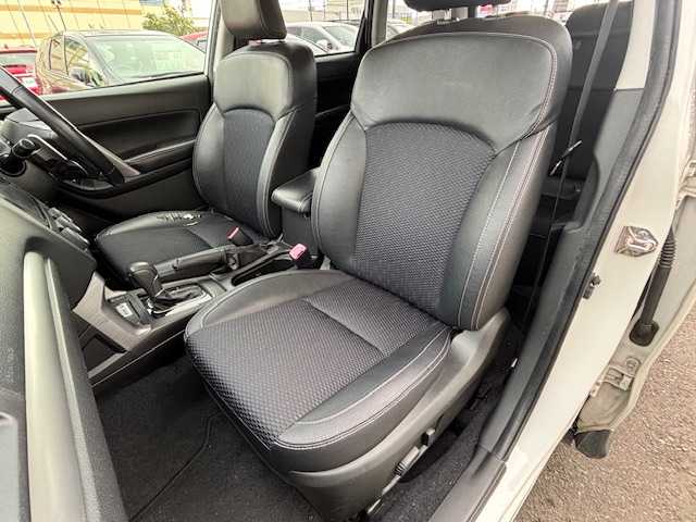 スバル フォレスター 2．0XT アイサイト 宮城県 2013(平25)年 14万km サテンホワイトパール 登録時走行距離 139331km/SDナビ/ワンセグ/Bluetooth/CD/DVD/オートライト/追従クルーズコントロール/ドライブレコーダー/バックカメラ/パワーシート/シートヒーター/プッシュスタート/スマートキー/電動格納ミラー/ETC/純正アルミホイール/HIDヘッドライト