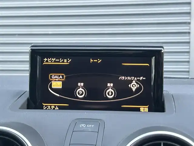アウディ Ａ１ SB 1．0TFSI 茨城県 2017(平29)年 3.4万km ミトスブラックメタリック 後期型 /ナビキセノンパッケージ /12セグ /アドバンストキー /BT /DVD/CD /キセノンヘッドライト /オートライト /オートエアコン /パーキングエイド /ドラレコ /ETC/純正15インチアルミホイール /禁煙車