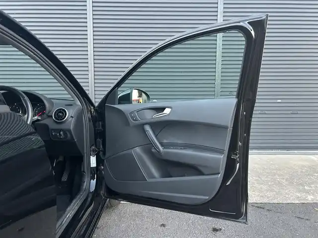 アウディ Ａ１ SB 1．0TFSI 茨城県 2017(平29)年 3.4万km ミトスブラックメタリック 後期型 /ナビキセノンパッケージ /12セグ /アドバンストキー /BT /DVD/CD /キセノンヘッドライト /オートライト /オートエアコン /パーキングエイド /ドラレコ /ETC/純正15インチアルミホイール /禁煙車