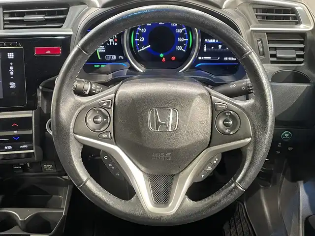 ホンダ フィット ハイブリット Lパッケージ 愛知県 2014(平26)年 8.2万km アトラクトイエローパール 純正ナビ/・AM/FM/CD/DVD/Bluetooth/・フルセグテレビ/衝突軽減ブレーキ/クルーズコントロール/バックカメラ/ETC/純正15インチアルミホイル/LEDヘッドライト/スマートキー/スペアキー/プッシュスタートボタン/オートライト/オートエアコン/電格ミラー/ドアバイザー/純正フロアマット/保証書/取扱説明書