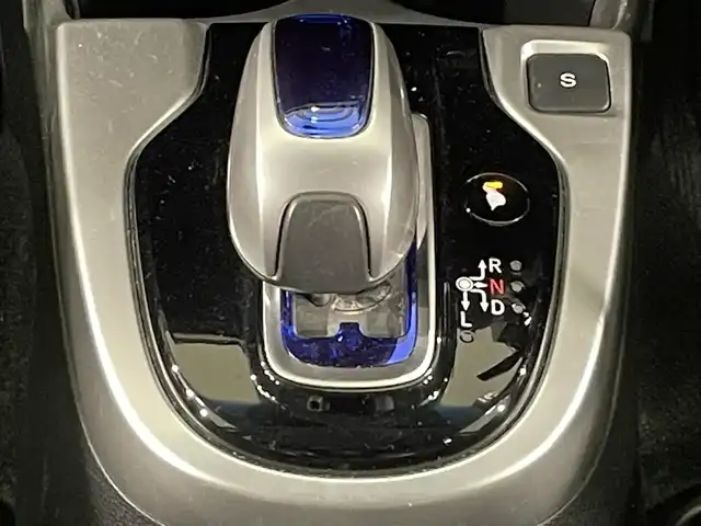 ホンダ フィット ハイブリット Lパッケージ 愛知県 2014(平26)年 8.2万km アトラクトイエローパール 純正ナビ/・AM/FM/CD/DVD/Bluetooth/・フルセグテレビ/衝突軽減ブレーキ/クルーズコントロール/バックカメラ/ETC/純正15インチアルミホイル/LEDヘッドライト/スマートキー/スペアキー/プッシュスタートボタン/オートライト/オートエアコン/電格ミラー/ドアバイザー/純正フロアマット/保証書/取扱説明書