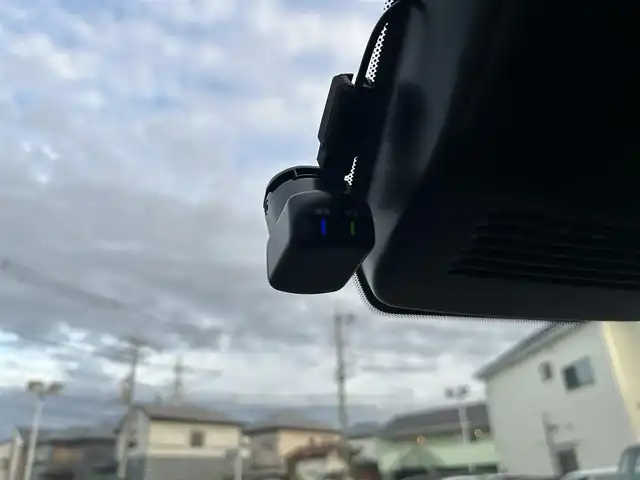 日産 オーラ G レザーエディション 埼玉県 2023(令5)年 0.2万km ガーネットレッド/スーパーブラック 2トーン ・ワンオーナー　/・純正フロント＆リアアンダースポイラー　/・純正ナビフルセグＴＶ　/・ナビ連動前後ドライブレコーダー　/・アラウンドビューモニター　/・デジタルインナーミラー　/・ＥＴＣ２．０　/・黒皮シート/・スマートキー×２/・プッシュスタート/・電子パーキング/・オートホールド　/・純正１７インチアルミ/・ブリジストンタイヤ/・オートライト/・LEDヘットライト/・LEDフォグライト/・保証書/・取説