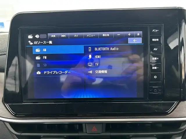 日産 オーラ G レザーエディション 埼玉県 2023(令5)年 0.2万km ガーネットレッド/スーパーブラック 2トーン ・ワンオーナー　/・純正フロント＆リアアンダースポイラー　/・純正ナビフルセグＴＶ　/・ナビ連動前後ドライブレコーダー　/・アラウンドビューモニター　/・デジタルインナーミラー　/・ＥＴＣ２．０　/・黒皮シート/・スマートキー×２/・プッシュスタート/・電子パーキング/・オートホールド　/・純正１７インチアルミ/・ブリジストンタイヤ/・オートライト/・LEDヘットライト/・LEDフォグライト/・保証書/・取説