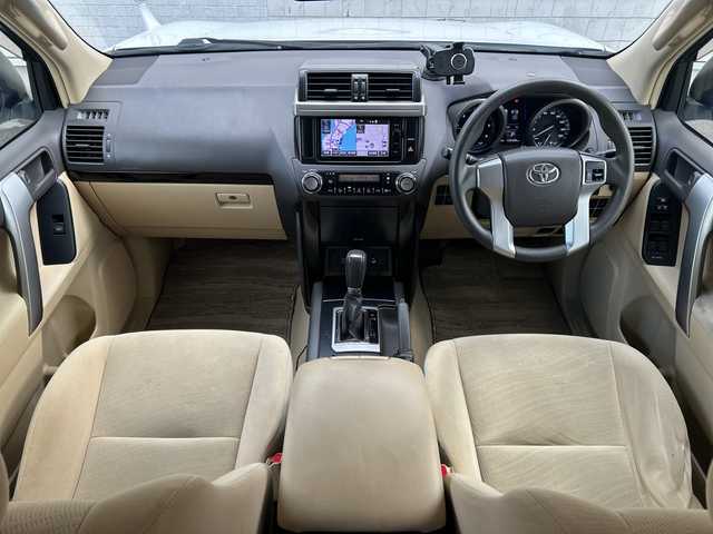 トヨタ ランドクルーザー プラド TX 秋田県 2015(平27)年 12.3万km ホワイトパールクリスタルシャイン ・純正ナビ /・Bluetooth /・ETC /・バックカメラ /・ABS /・横滑り防止 /・ダウンヒルアシストコントロール /・センターデフロック /・オートライト /・WAC /・ドラレコ /・純正フロアマット /・スマートキー /・冬タイヤ積み込み/・パワーステアリング/・パワーウィンドウ/・4WD