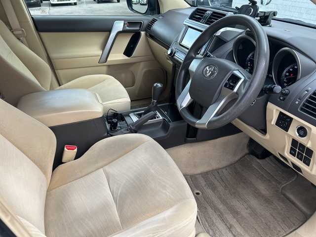 トヨタ ランドクルーザー プラド TX 秋田県 2015(平27)年 12.3万km ホワイトパールクリスタルシャイン ・純正ナビ /・Bluetooth /・ETC /・バックカメラ /・ABS /・横滑り防止 /・ダウンヒルアシストコントロール /・センターデフロック /・オートライト /・WAC /・ドラレコ /・純正フロアマット /・スマートキー /・冬タイヤ積み込み/・パワーステアリング/・パワーウィンドウ/・4WD