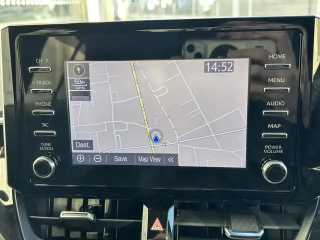 トヨタ カローラツーリング S 埼玉県 2021(令3)年 3.8万km ホワイトパールクリスタルシャイン Toyota Safety Sense/　・LDA（レーンディパーチャーアラート）/　・PCS（プリクラッシュセーフティ）/　・オートマチックハイビーム/　・レーダークルーズコントロール/純正T-Connectナビ/　BT/USB/Miracast/AppleCarPlay/AndroidAuto/バックカメラ/スポーツモード/電動パーキングブレーキ/ブレーキホールド機能/TRC（トラクションコントロール）/ビルトインETC/前後ドライブレコーダー/プッシュスタートボタン/スマートキー/純正アルミホイール/純正フロアマット